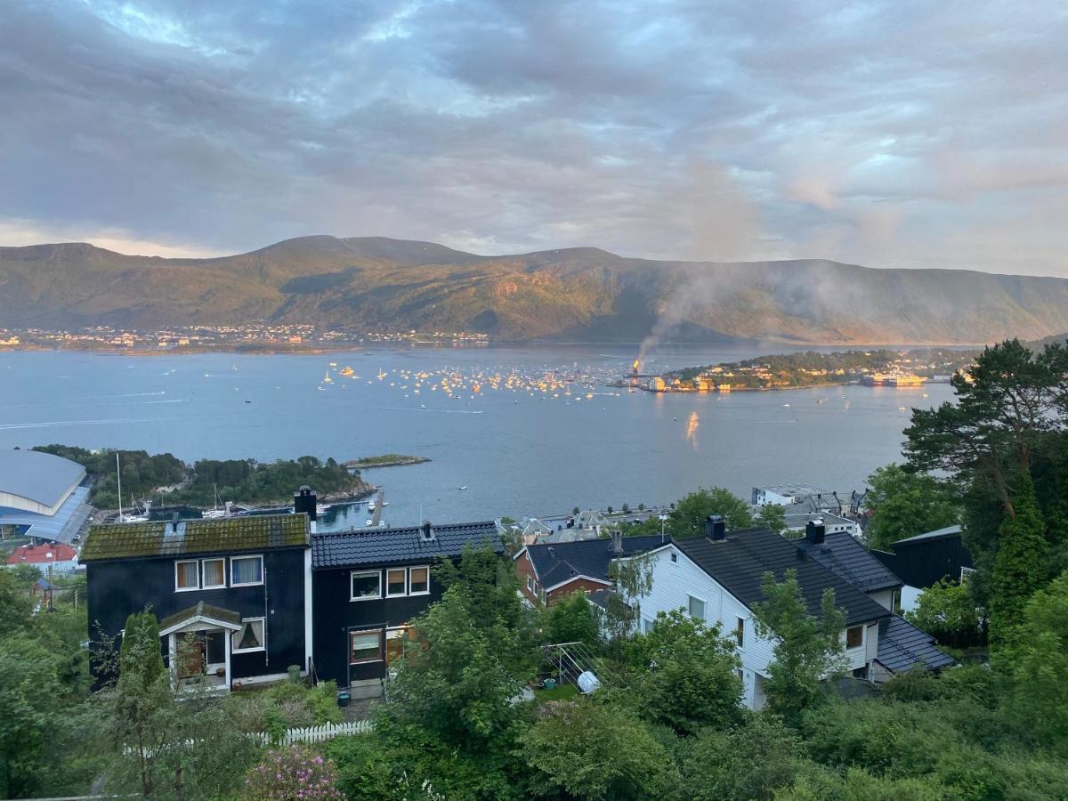 Great Place With View To The Mountains And Fjord 奥勒松 外观 照片