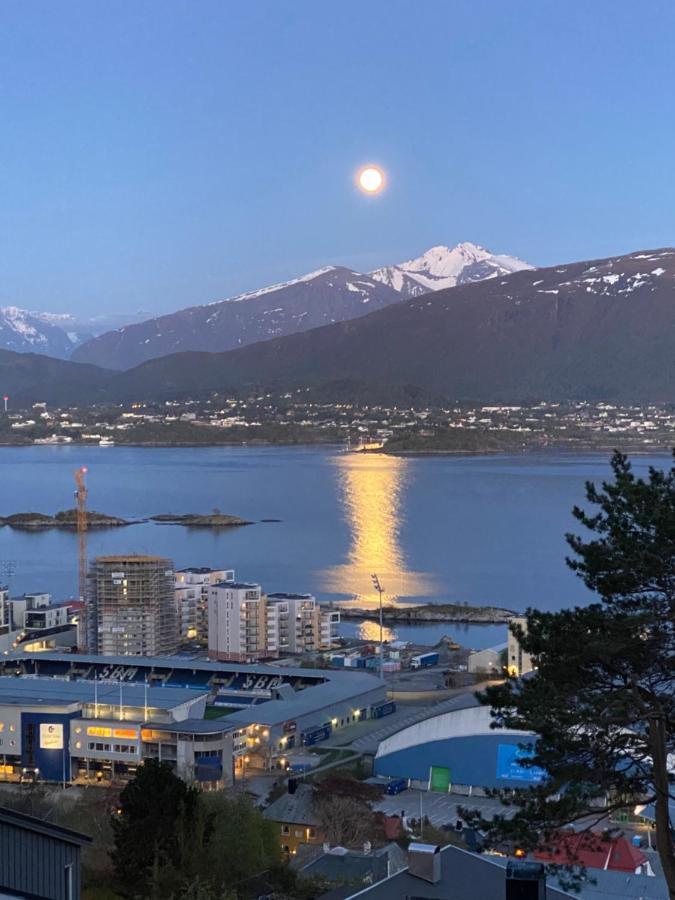 Great Place With View To The Mountains And Fjord 奥勒松 外观 照片