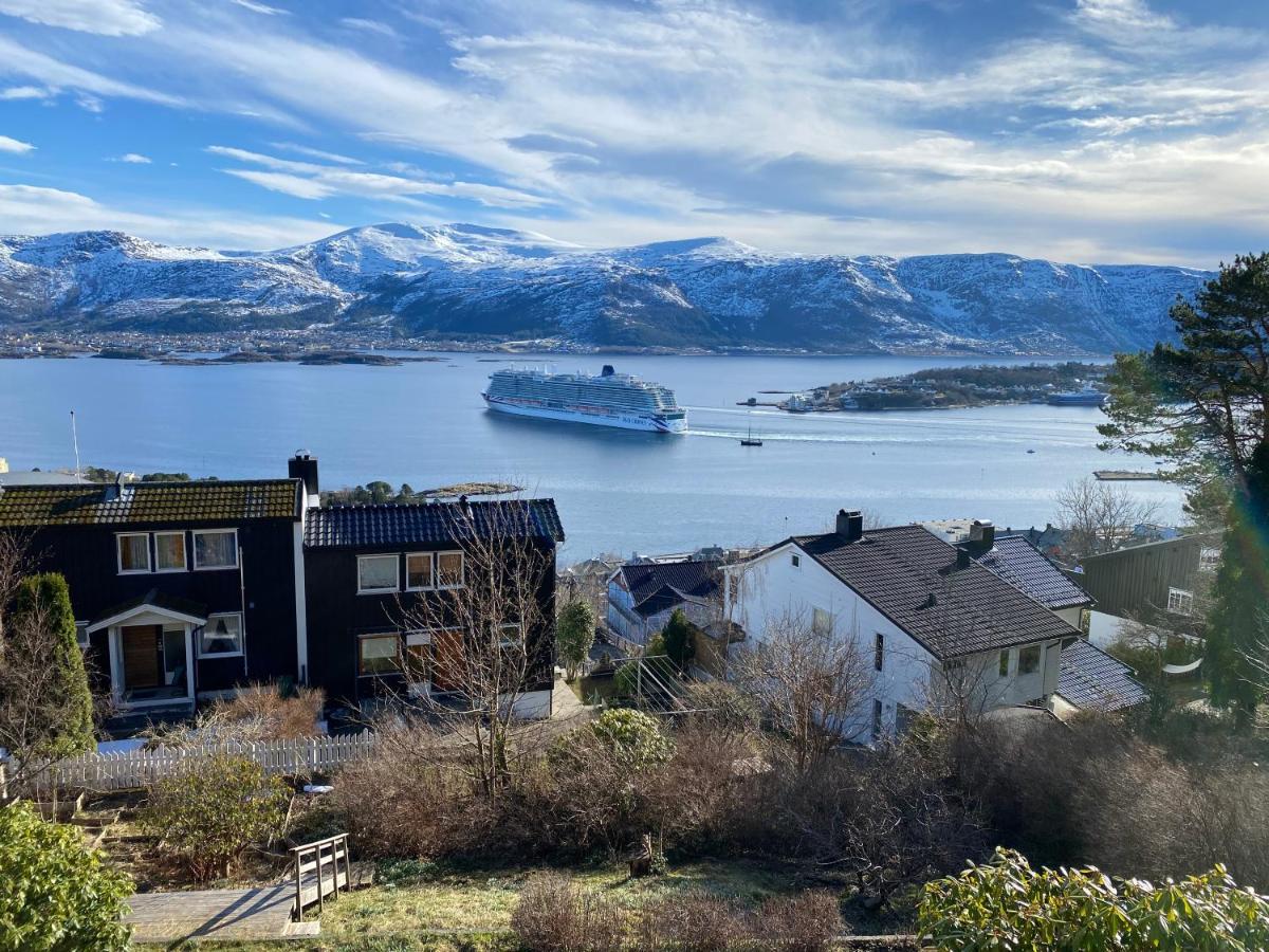 Great Place With View To The Mountains And Fjord 奥勒松 外观 照片